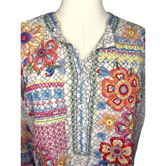 Johnny Was Biya Katie Blouse Women’s Medium 100% Silk Floral Embroidered Top - Picture 3 of 9